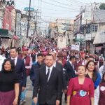 Siempre cercano a la gente Polo Zamacona encabeza desfile del Aniversario del inicio de la Independencia